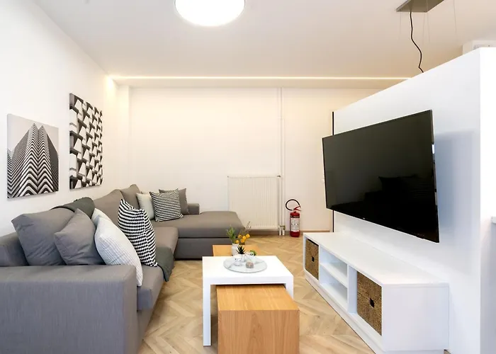 Pagrati\'S Best Apartment