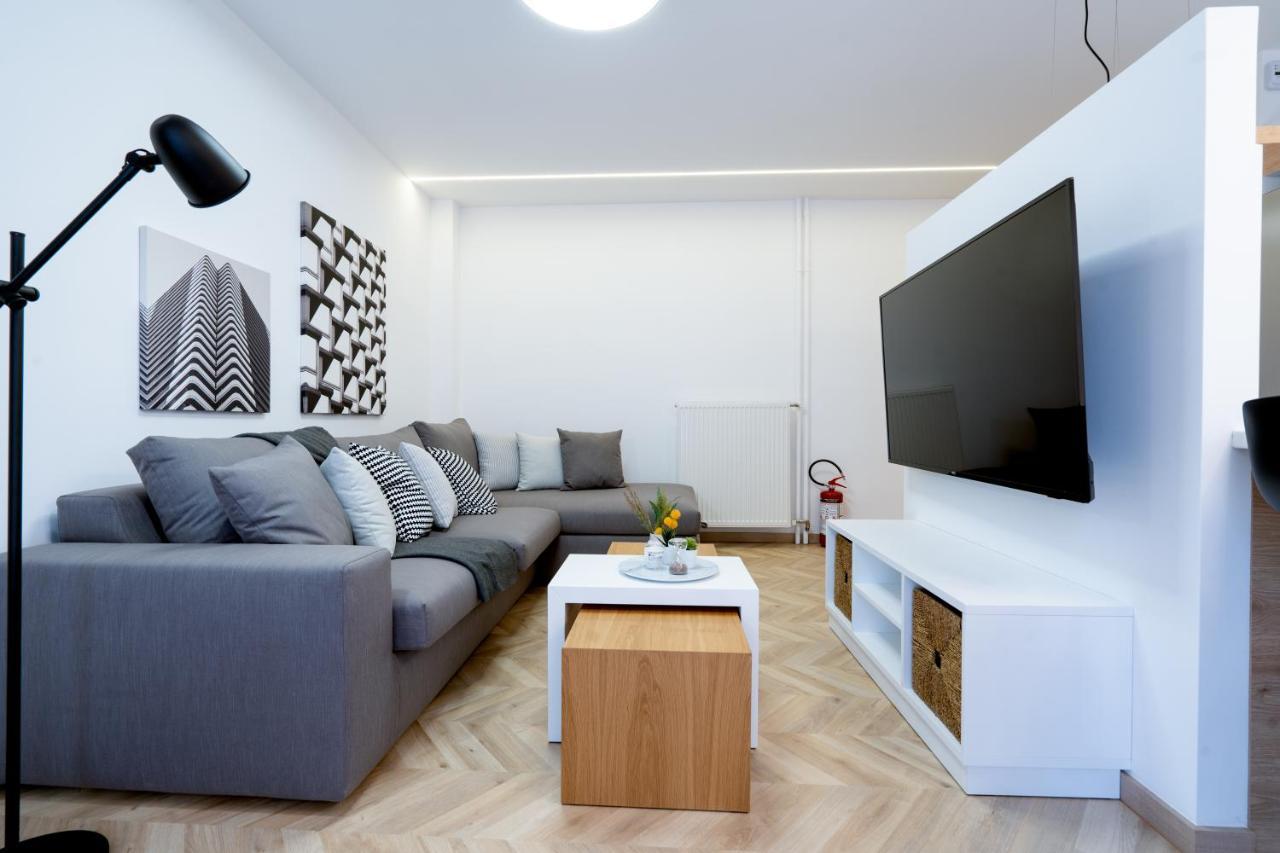 Apartment Pagrati's